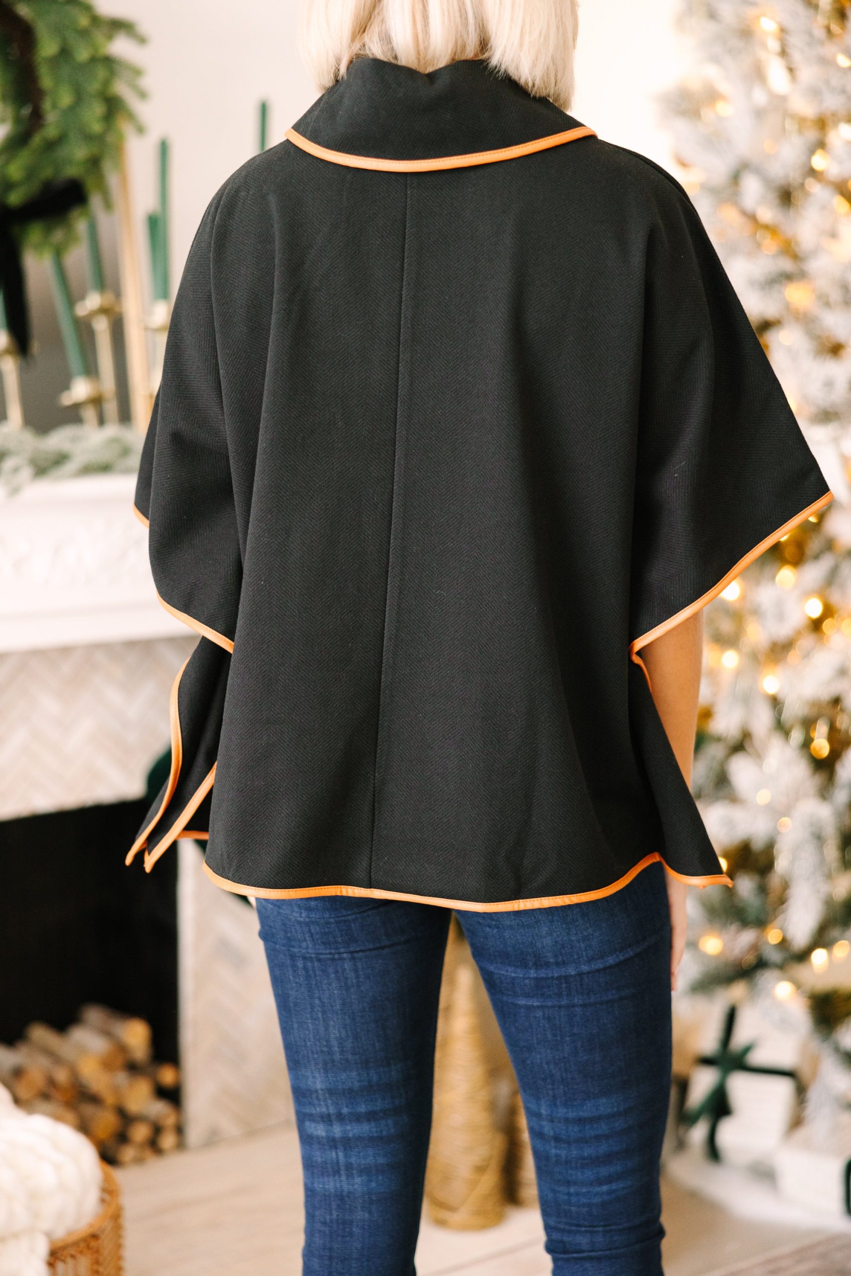 Read You Like A Book Black Poncho - Image 4