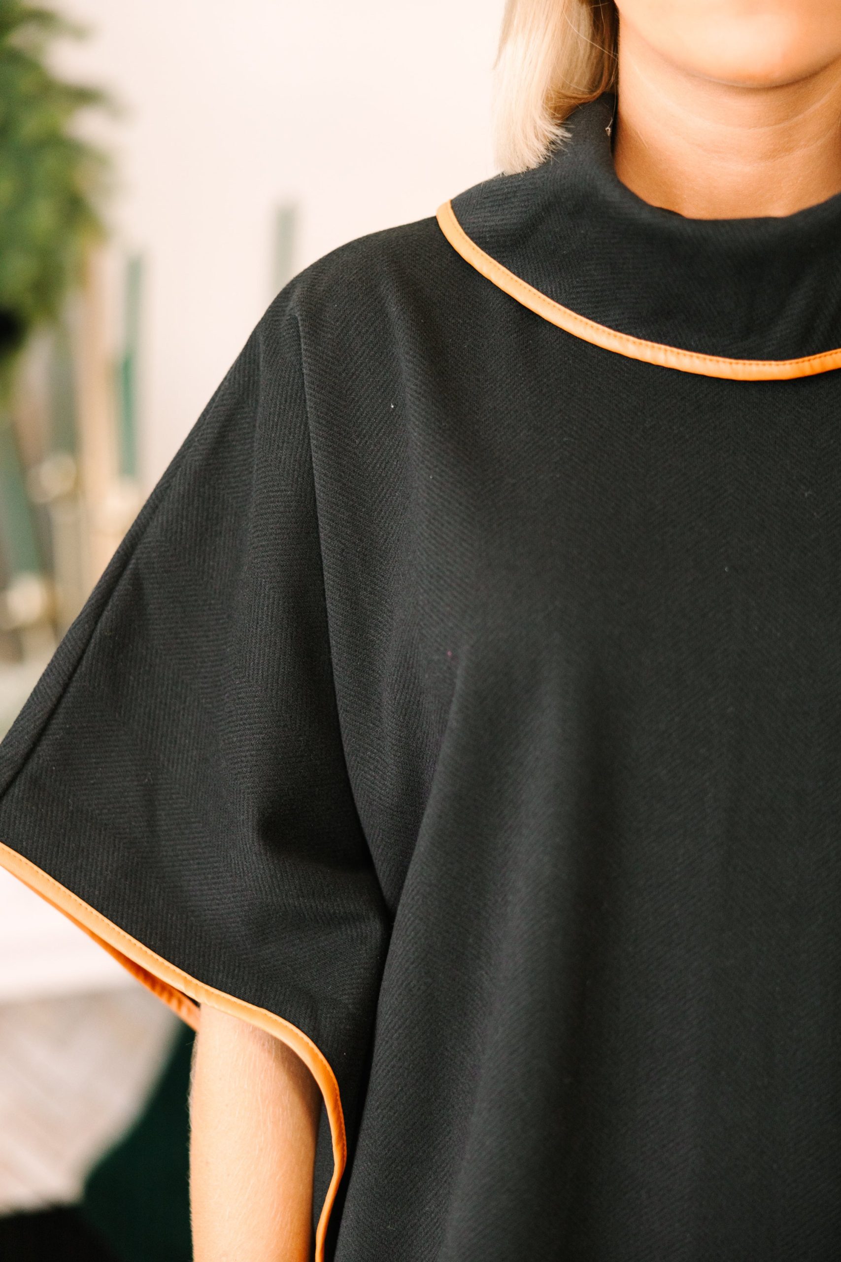 Read You Like A Book Black Poncho - Image 5