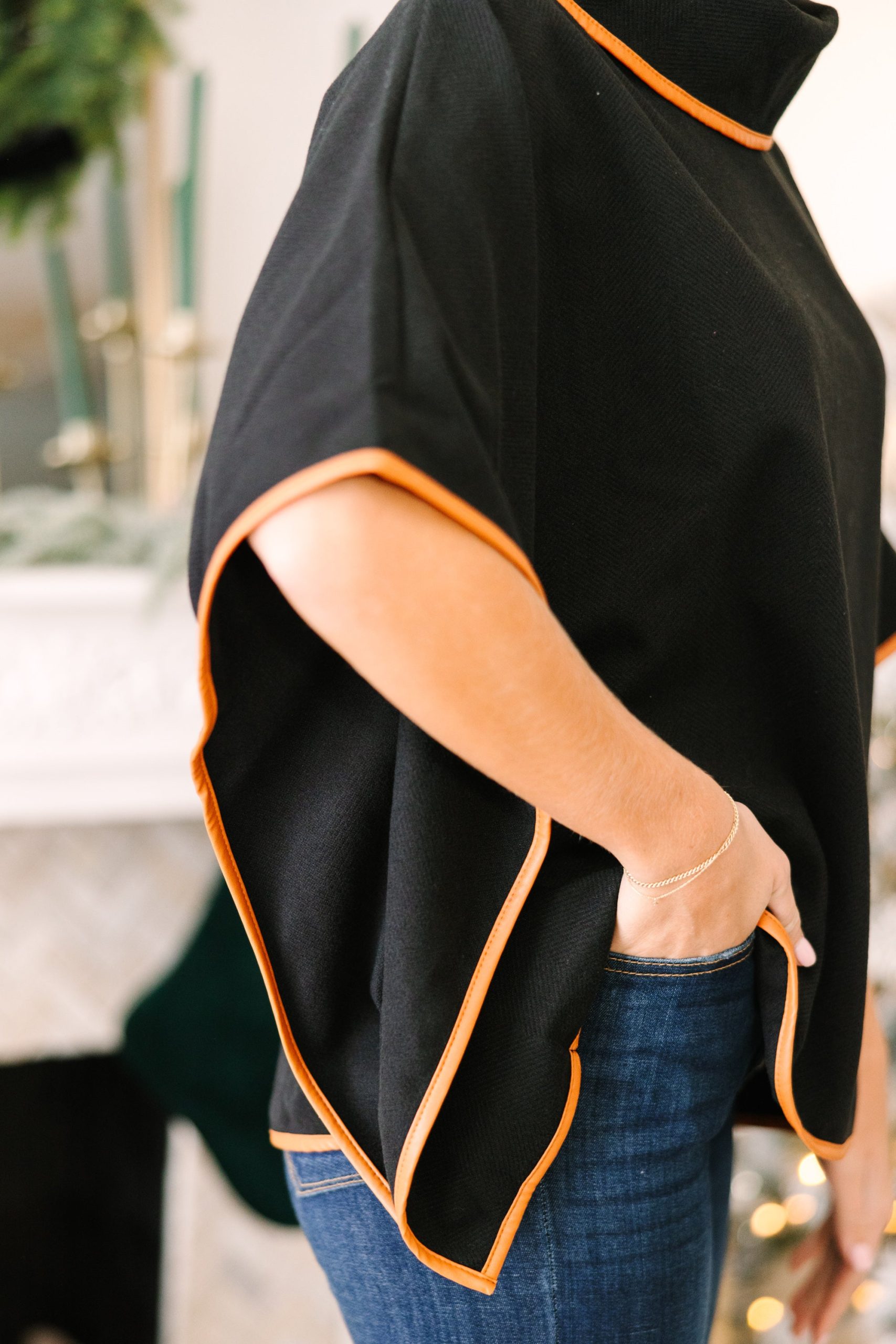 Read You Like A Book Black Poncho - Image 6